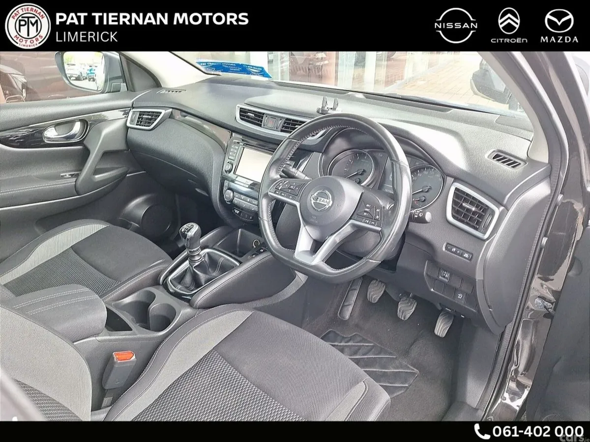 Nissan Qashqai MPV, Petrol, 2019, Black