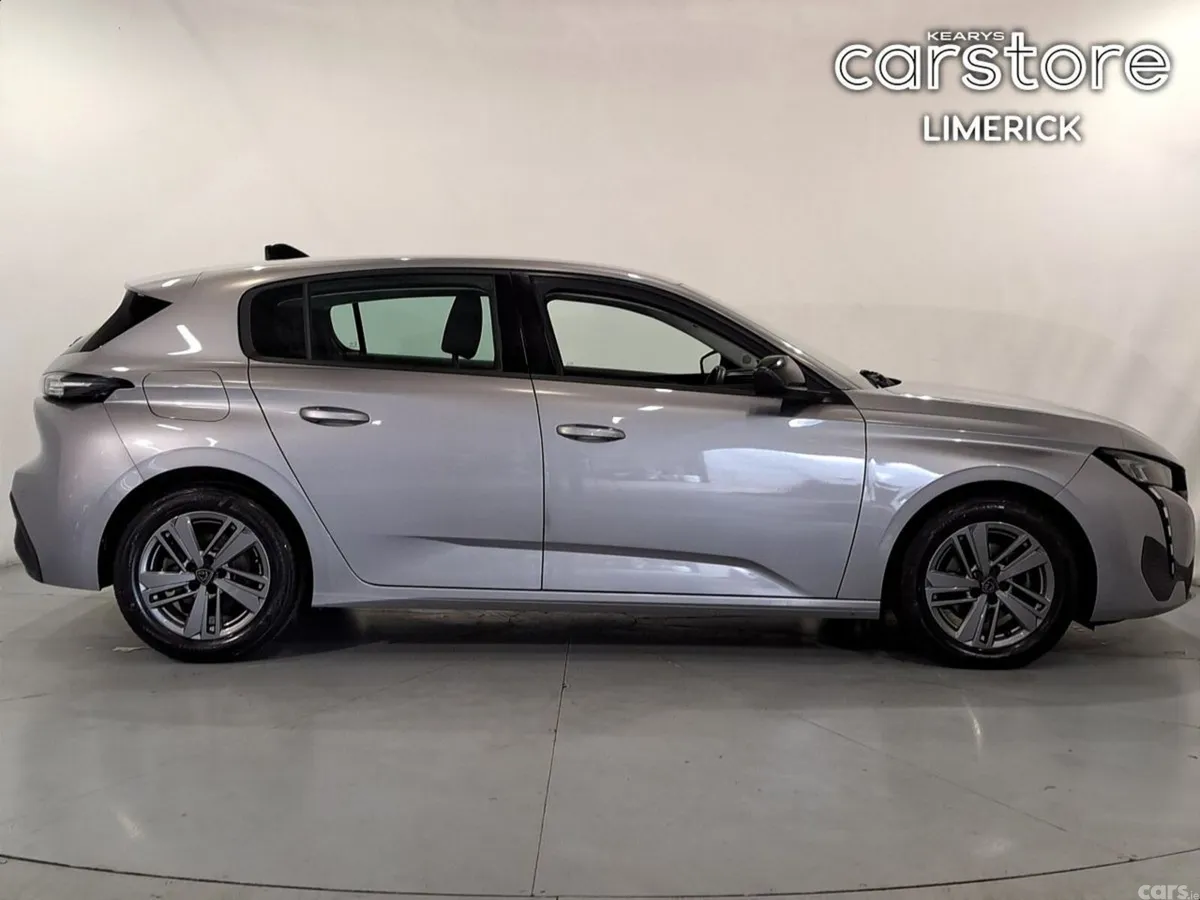 Peugeot 308 Hatchback, Petrol, 2022, Grey