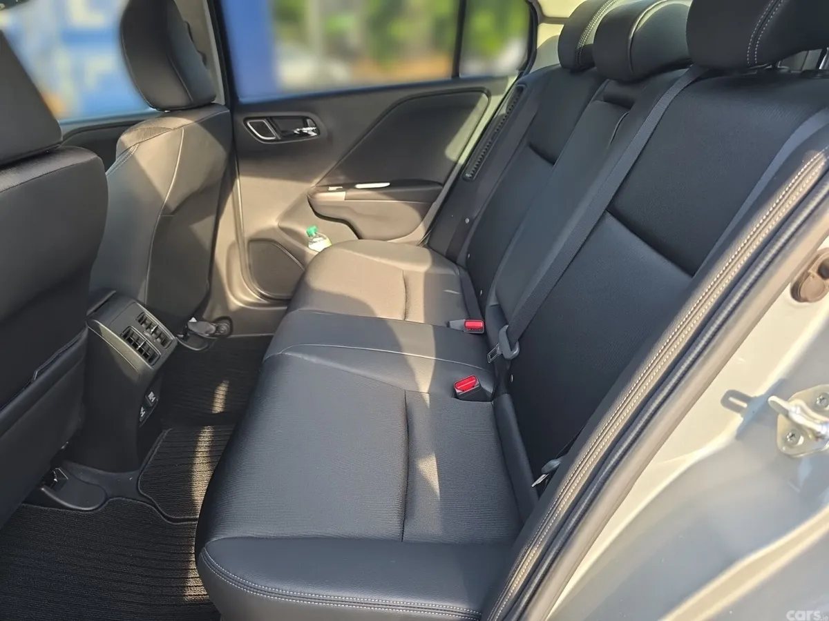 Honda Grace Saloon, Petrol Hybrid, 2016, Grey