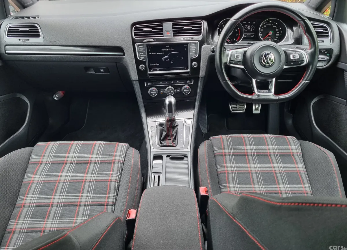 Volkswagen Golf Hatchback, Petrol, 2014, White