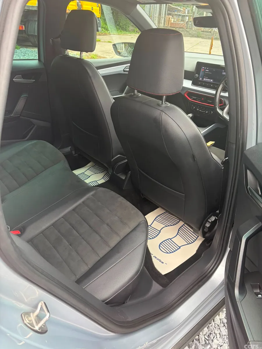 SEAT Arona SUV, Petrol, 2023, Silver