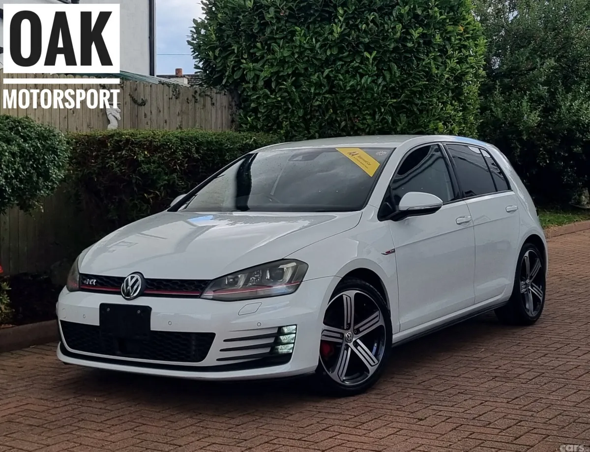 Volkswagen Golf Hatchback, Petrol, 2015, White