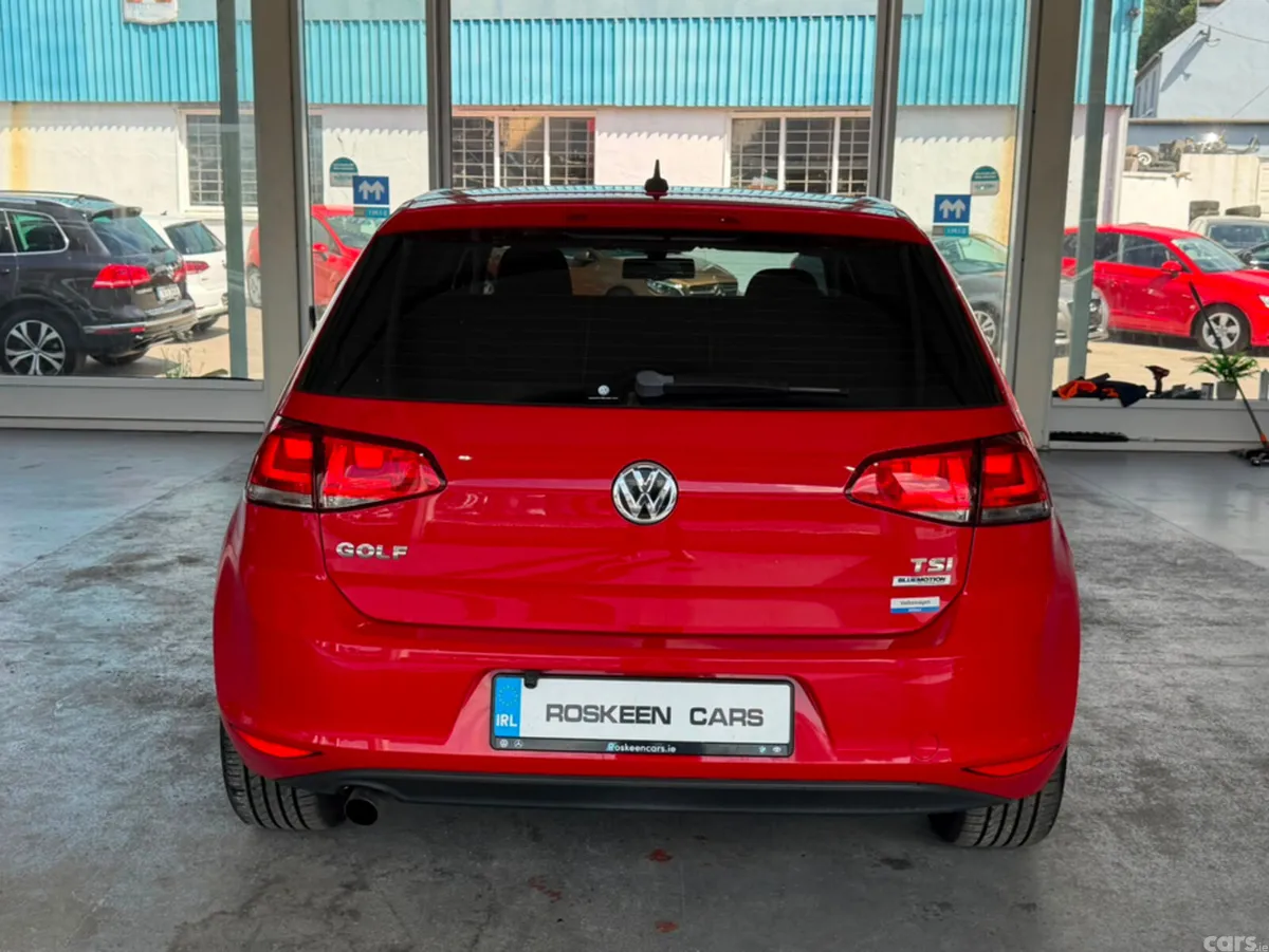 Volkswagen Golf Hatchback, Petrol, 2016, Red
