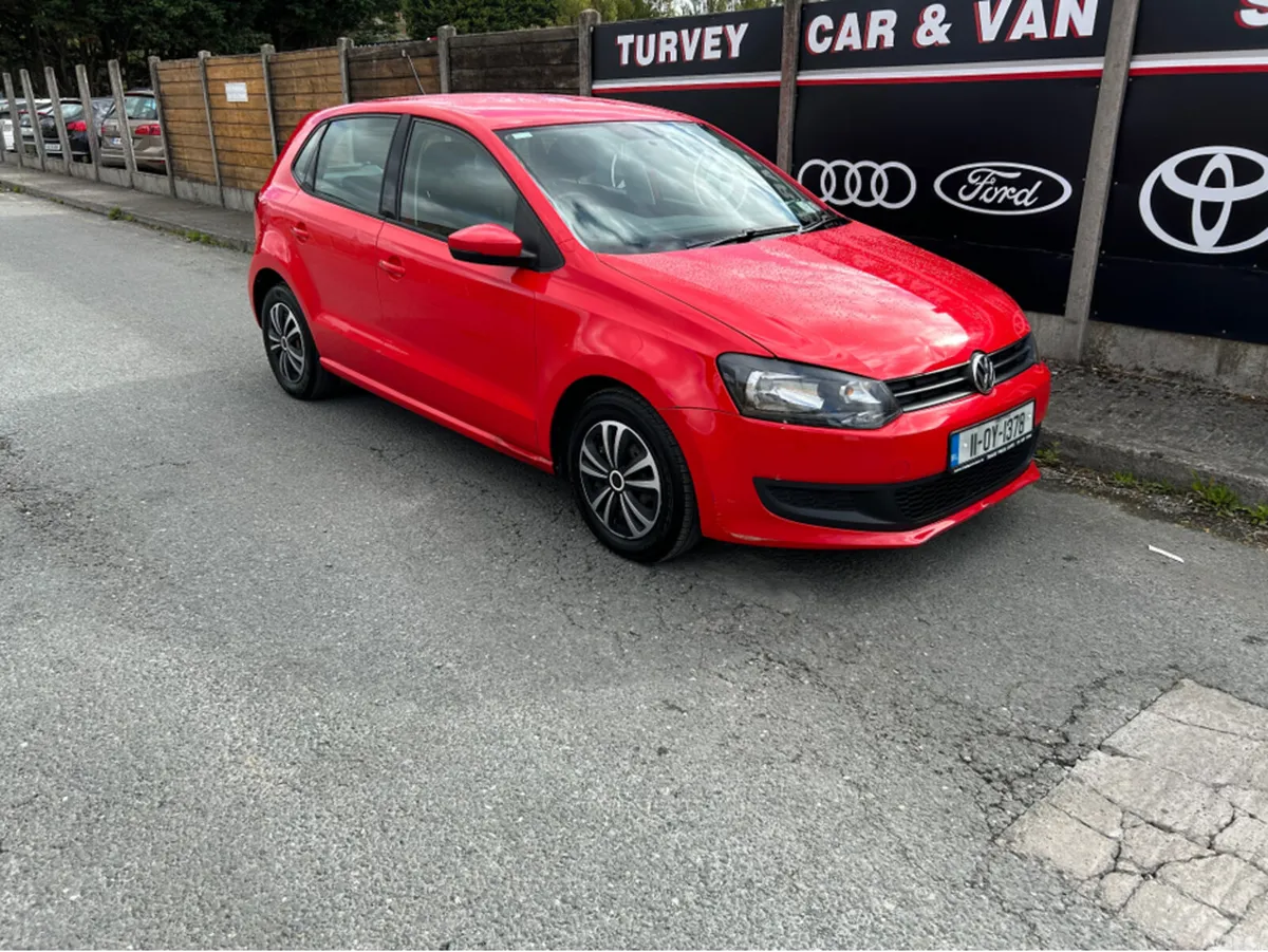 Volkswagen Polo Hatchback, Petrol, 2011, Red