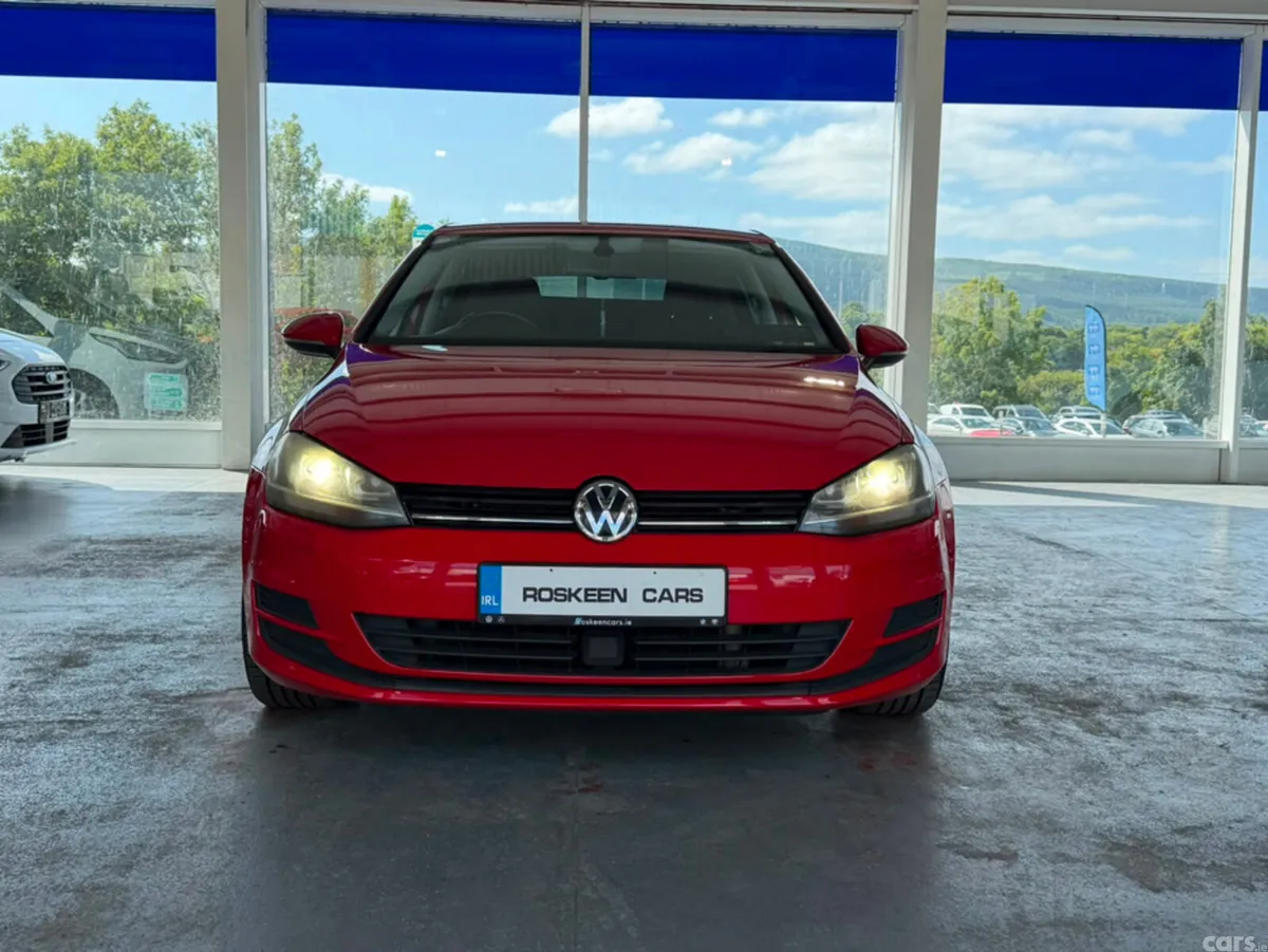 Volkswagen Golf Hatchback, Petrol, 2016, Red