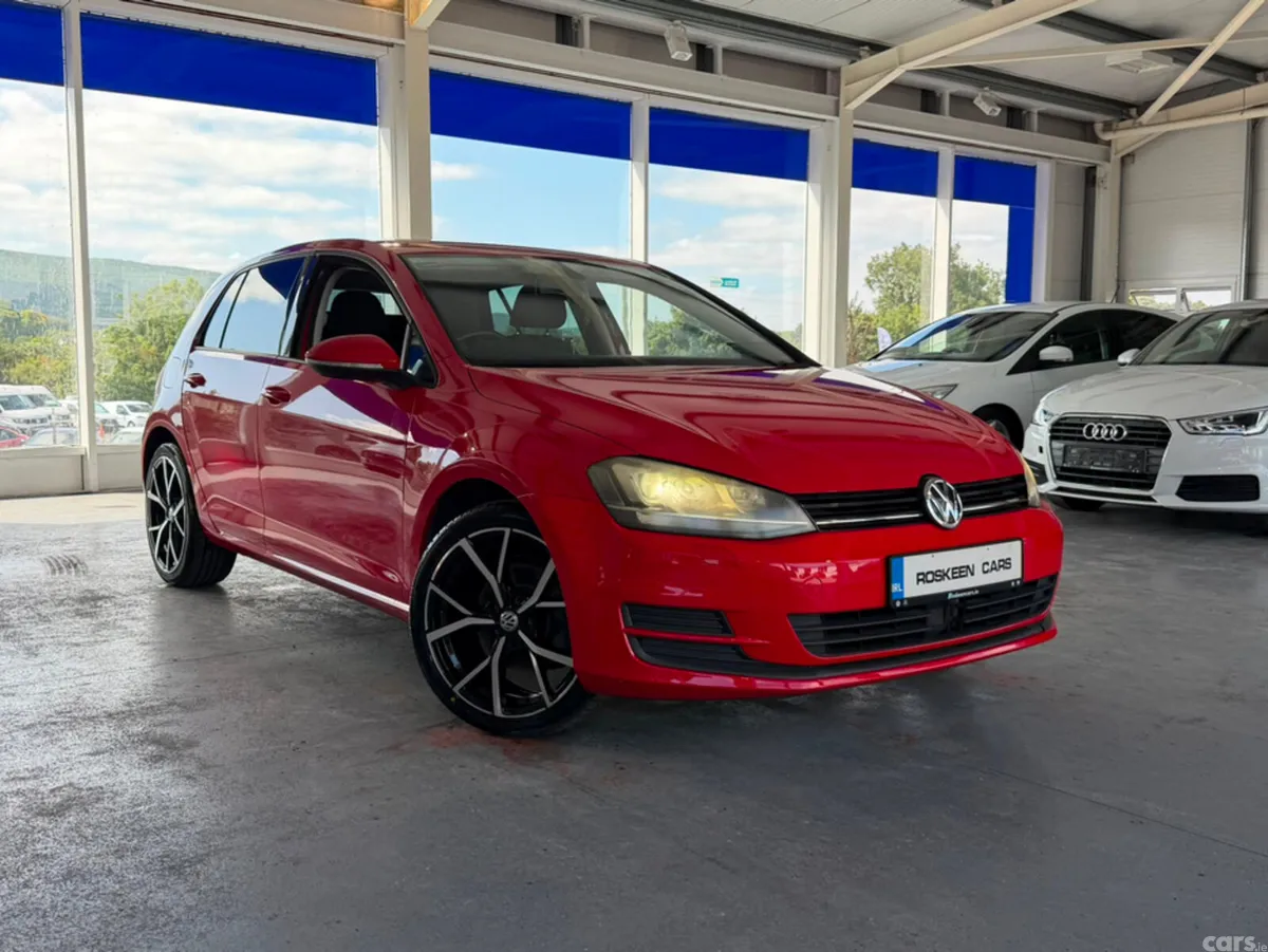 Volkswagen Golf Hatchback, Petrol, 2016, Red