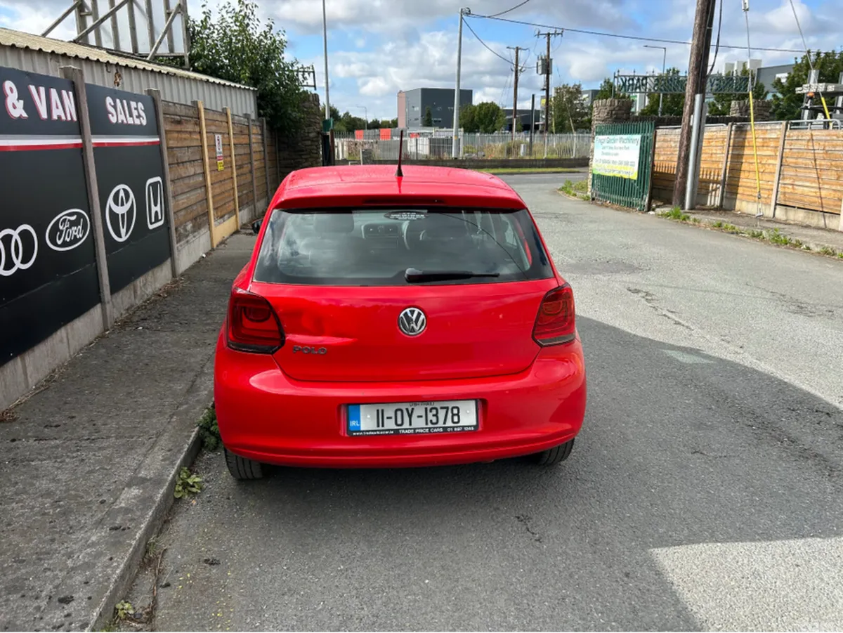 Volkswagen Polo Hatchback, Petrol, 2011, Red