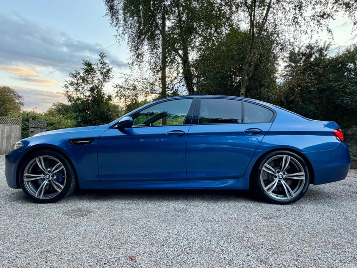 BMW M5 Saloon, Petrol, 2015, Blue