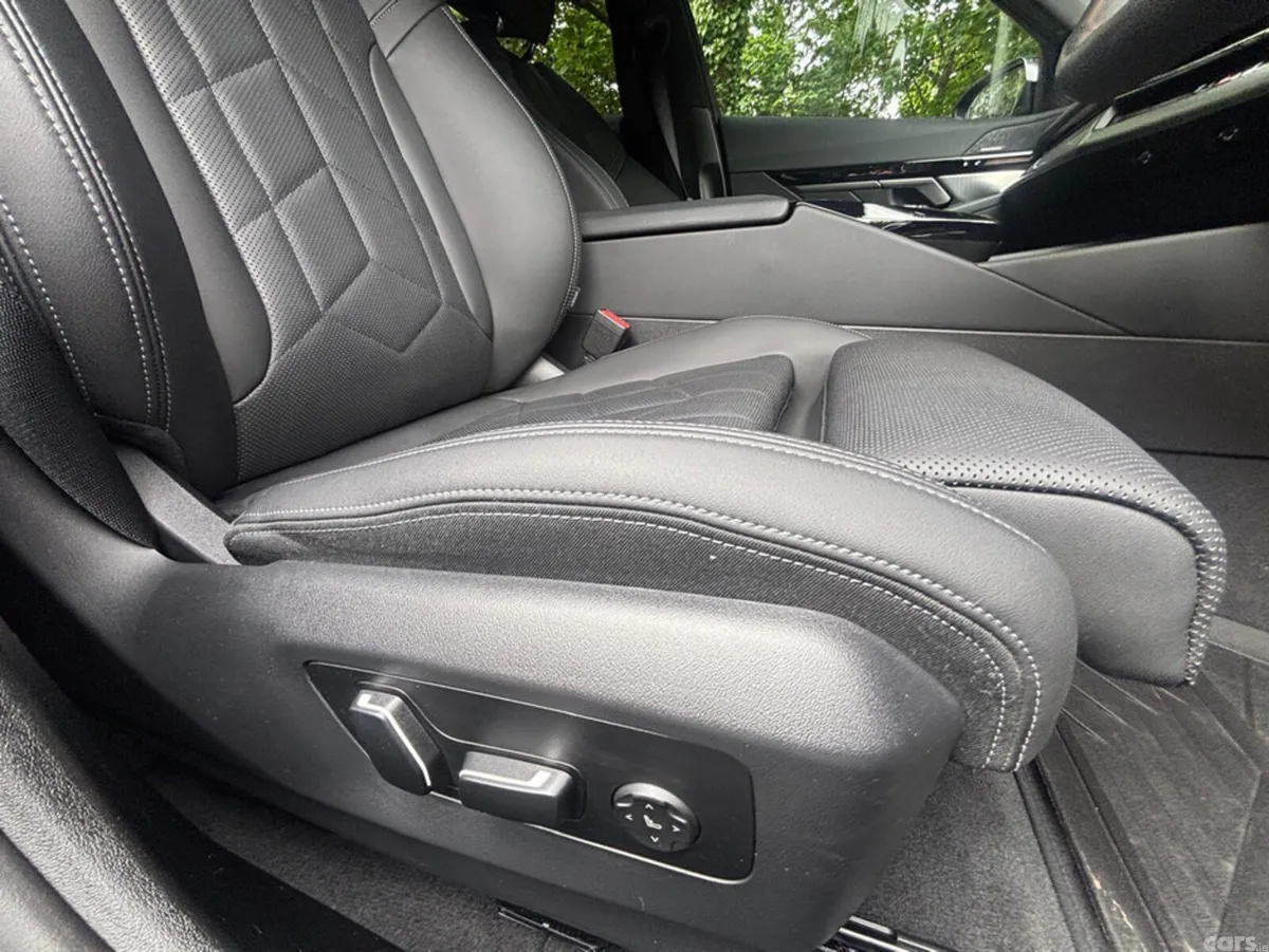 BMW 5-Series Saloon, Petrol Plug-in Hybrid, 2024, Black