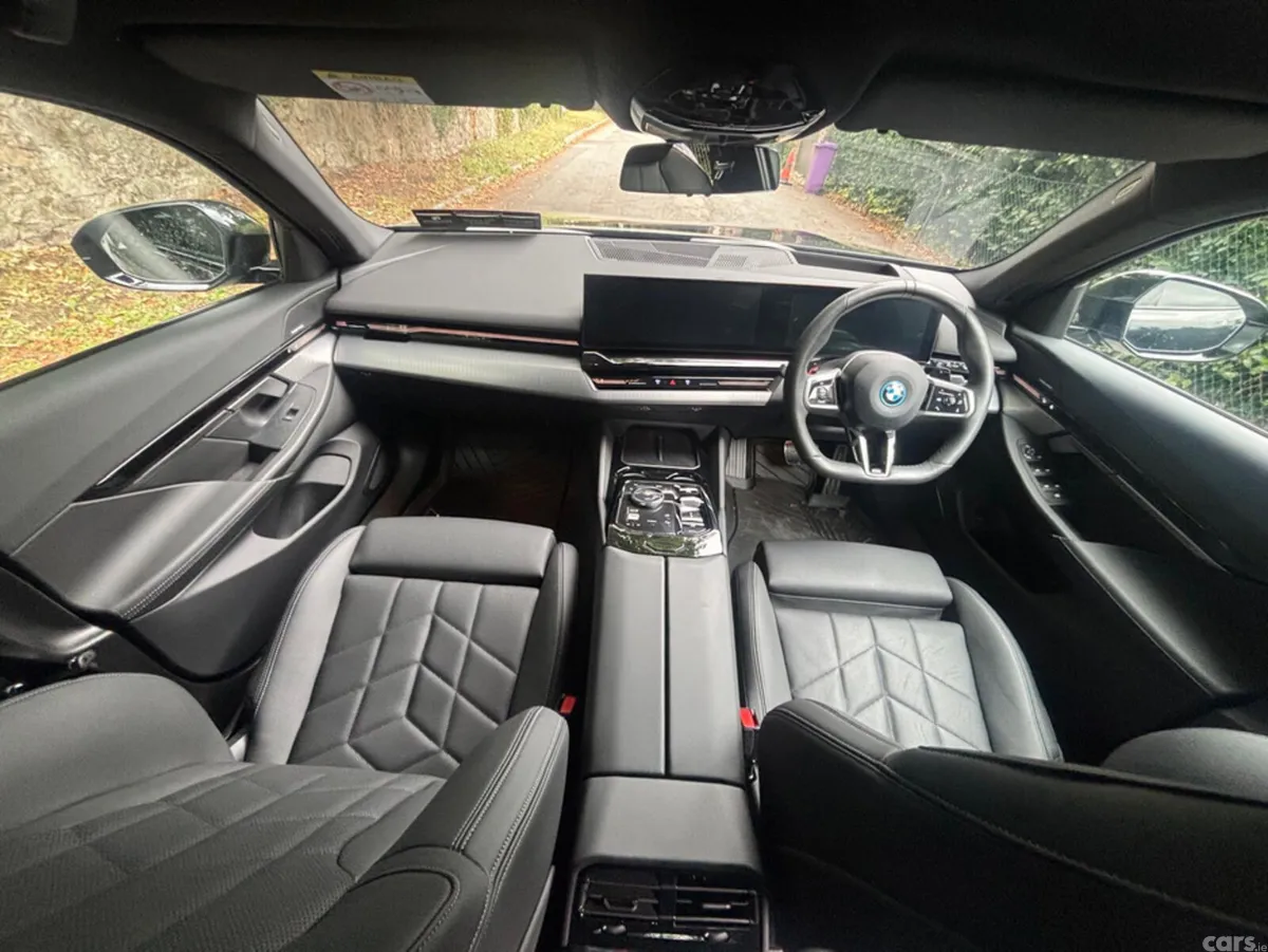 BMW 5-Series Saloon, Petrol Plug-in Hybrid, 2024, Black
