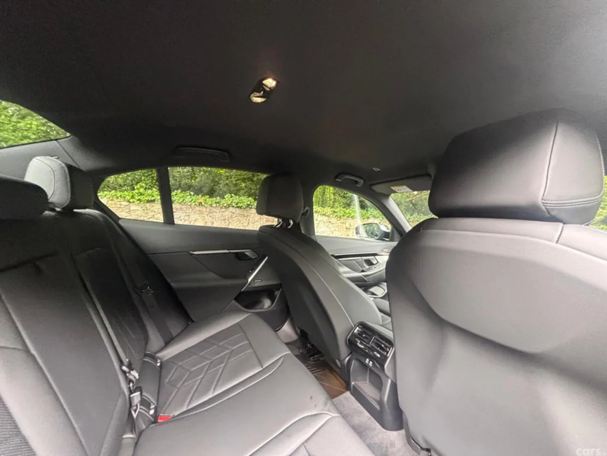 BMW 5-Series Saloon, Petrol Plug-in Hybrid, 2024, Black