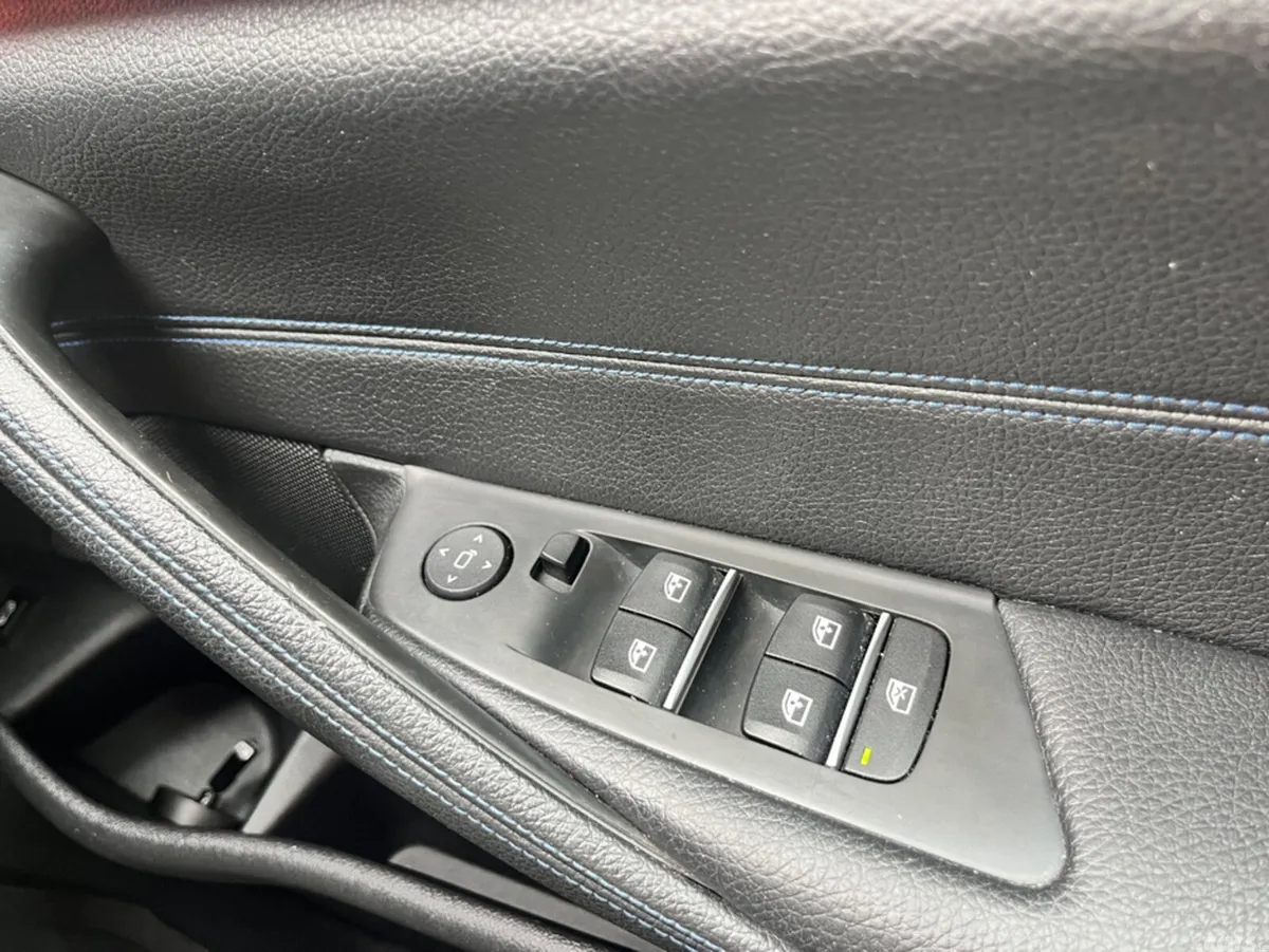 BMW 5-Series Saloon, Petrol Plug-in Hybrid, 2020, White