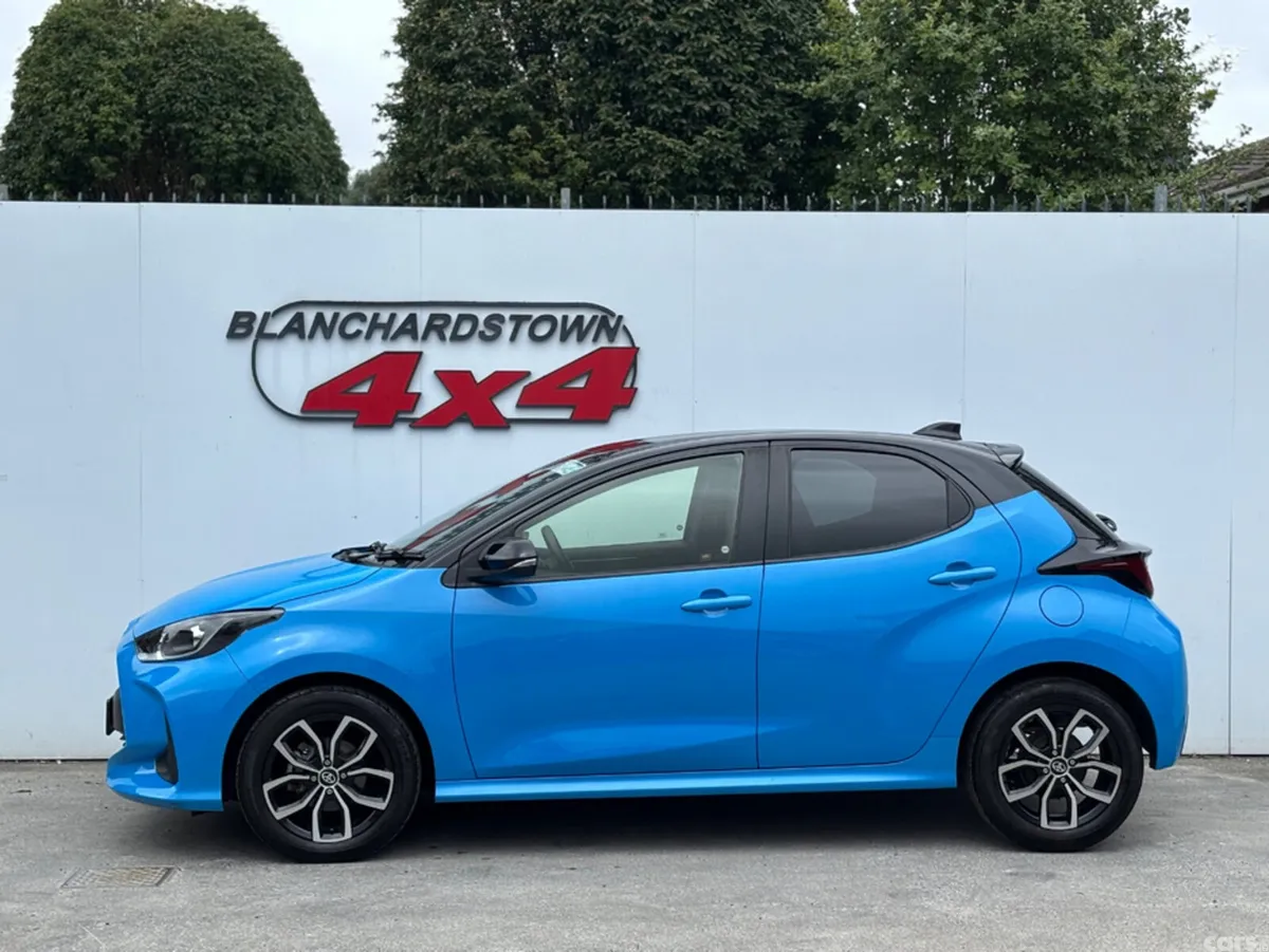 Toyota Yaris Hatchback, Petrol Hybrid, 2020, Blue