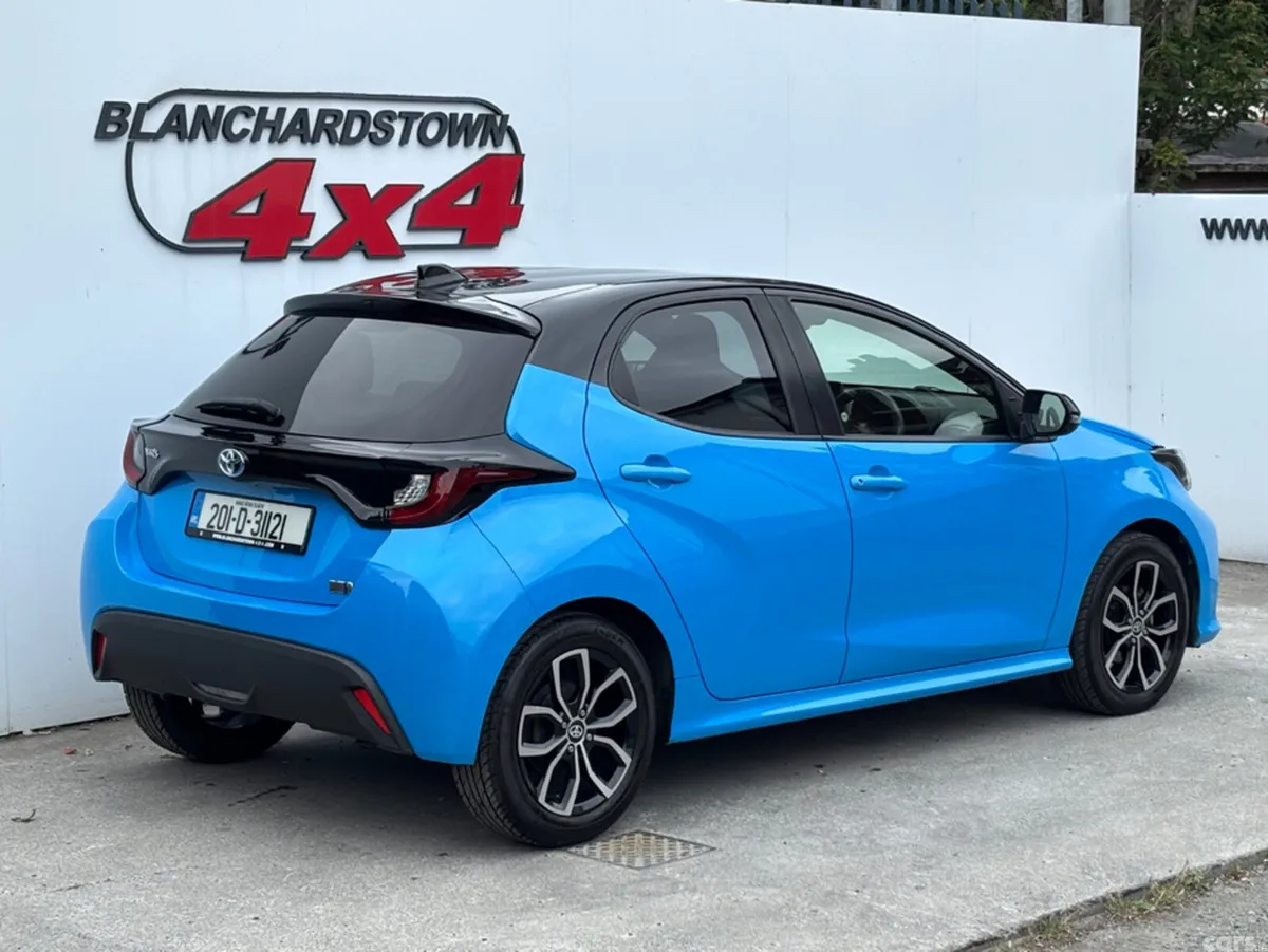 Toyota Yaris Hatchback, Petrol Hybrid, 2020, Blue
