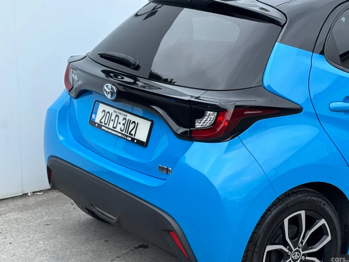 Toyota Yaris Hatchback, Petrol Hybrid, 2020, Blue