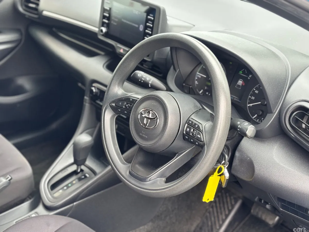 Toyota Yaris Hatchback, Petrol Hybrid, 2020, Blue
