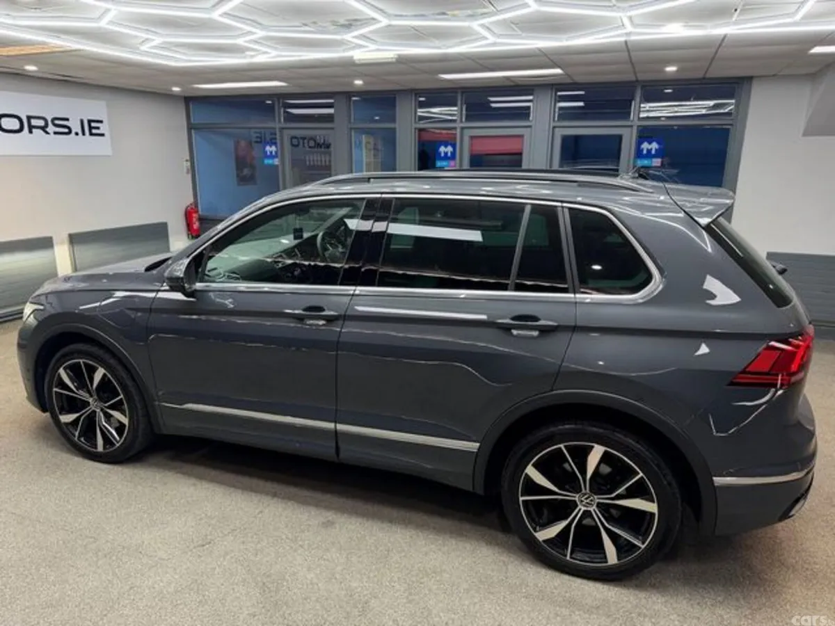 Volkswagen Tiguan SUV, Petrol Plug-in Hybrid, 2023, Grey