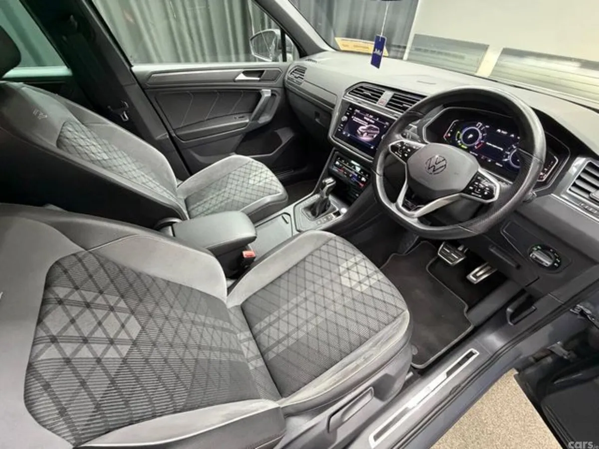 Volkswagen Tiguan SUV, Petrol Plug-in Hybrid, 2023, Grey