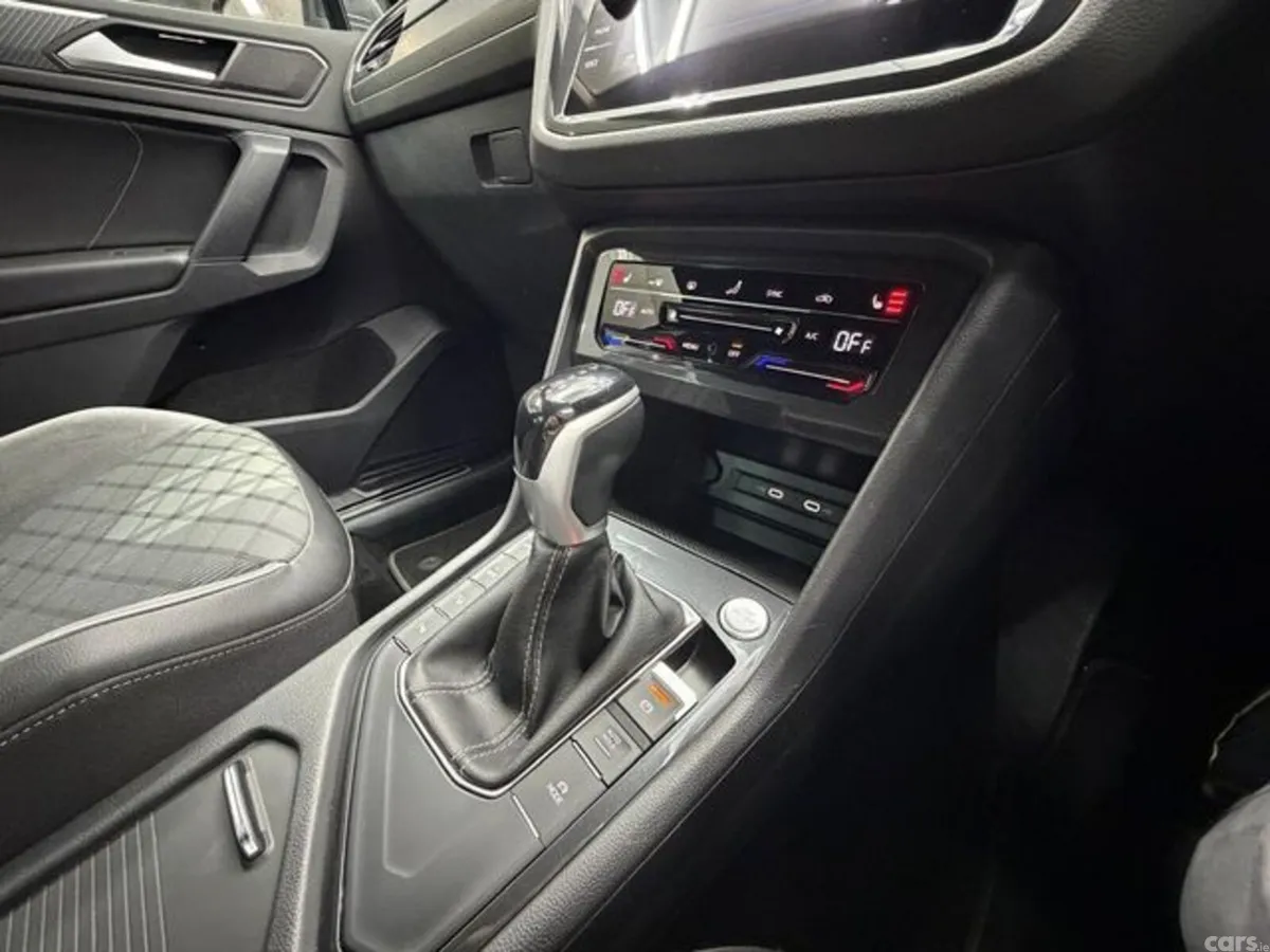Volkswagen Tiguan SUV, Petrol Plug-in Hybrid, 2023, Grey