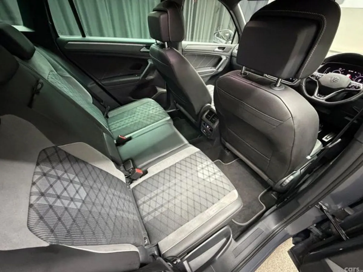 Volkswagen Tiguan SUV, Petrol Plug-in Hybrid, 2023, Grey