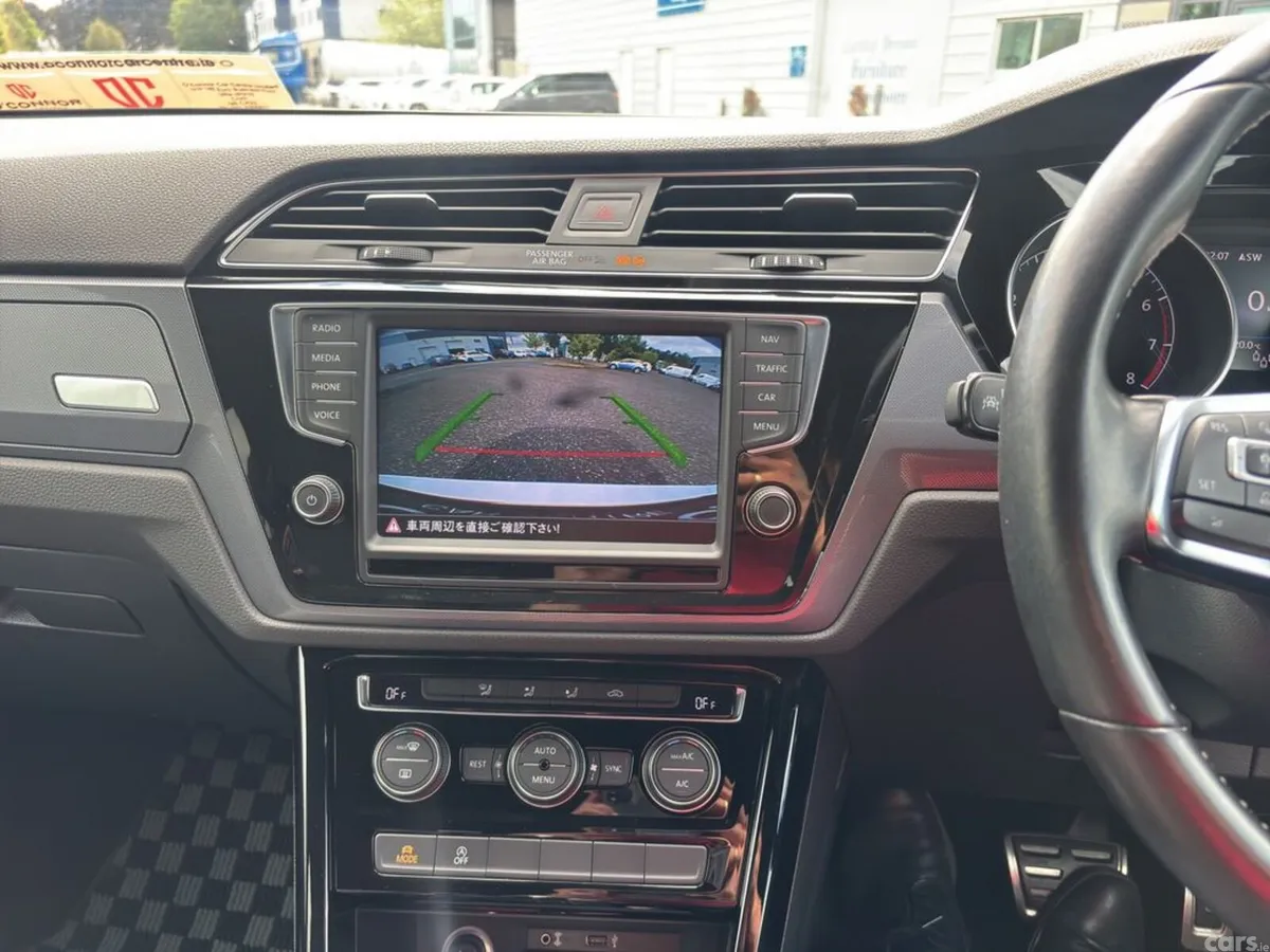 Volkswagen Touran Estate, Petrol, 2017, White