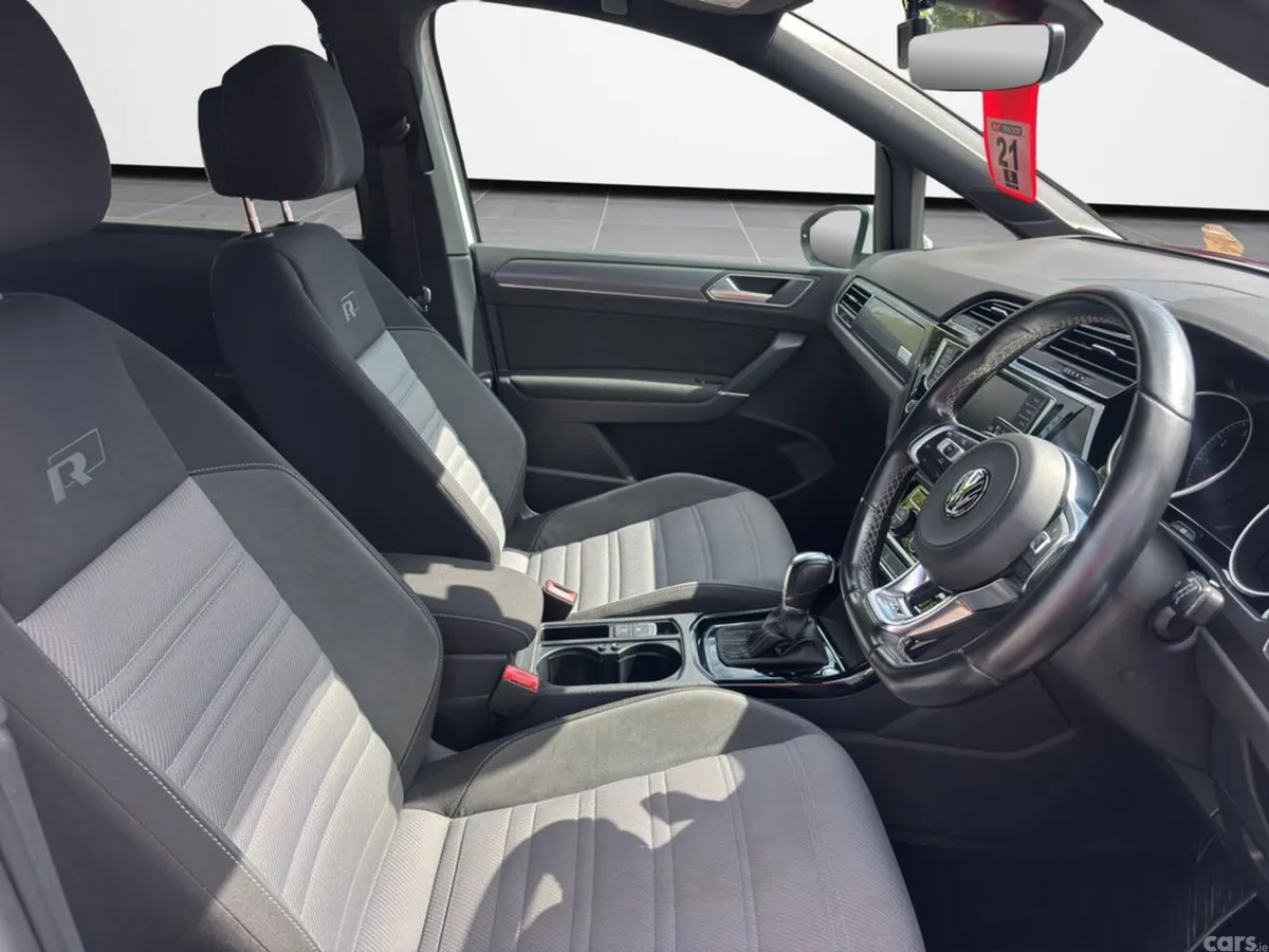 Volkswagen Touran Estate, Petrol, 2017, White