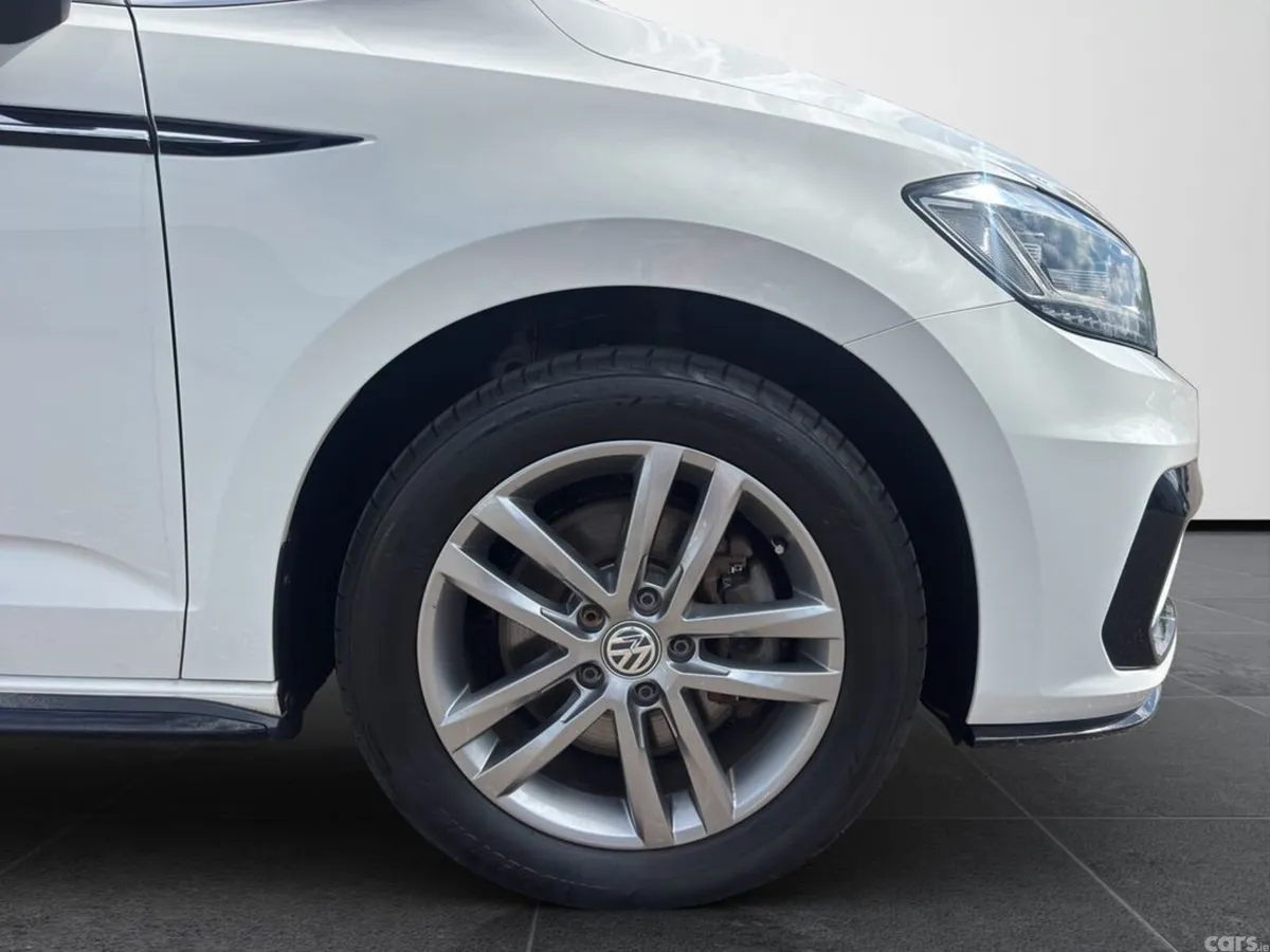 Volkswagen Touran Estate, Petrol, 2017, White