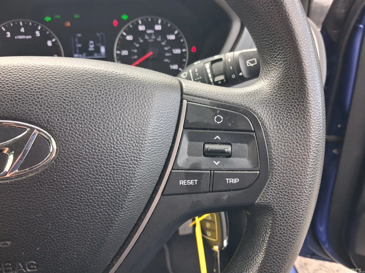 Hyundai i20 Hatchback, Petrol, 2019, Blue