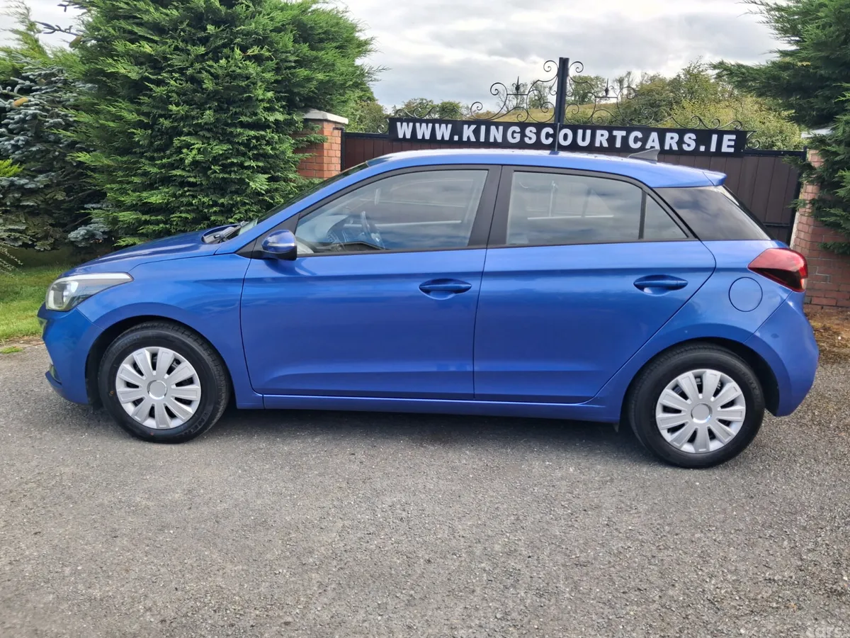 Hyundai i20 Hatchback, Petrol, 2019, Blue
