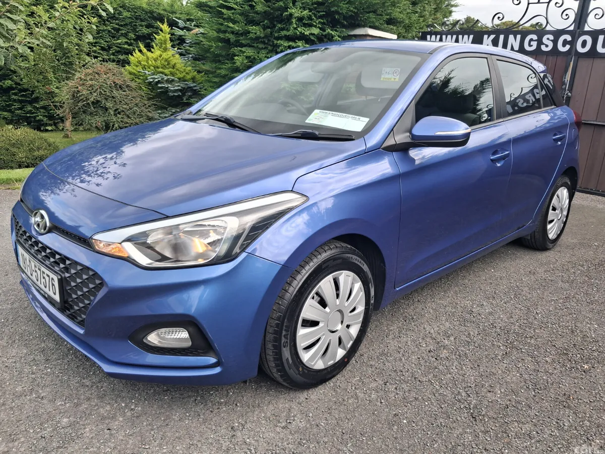 Hyundai i20 Hatchback, Petrol, 2019, Blue