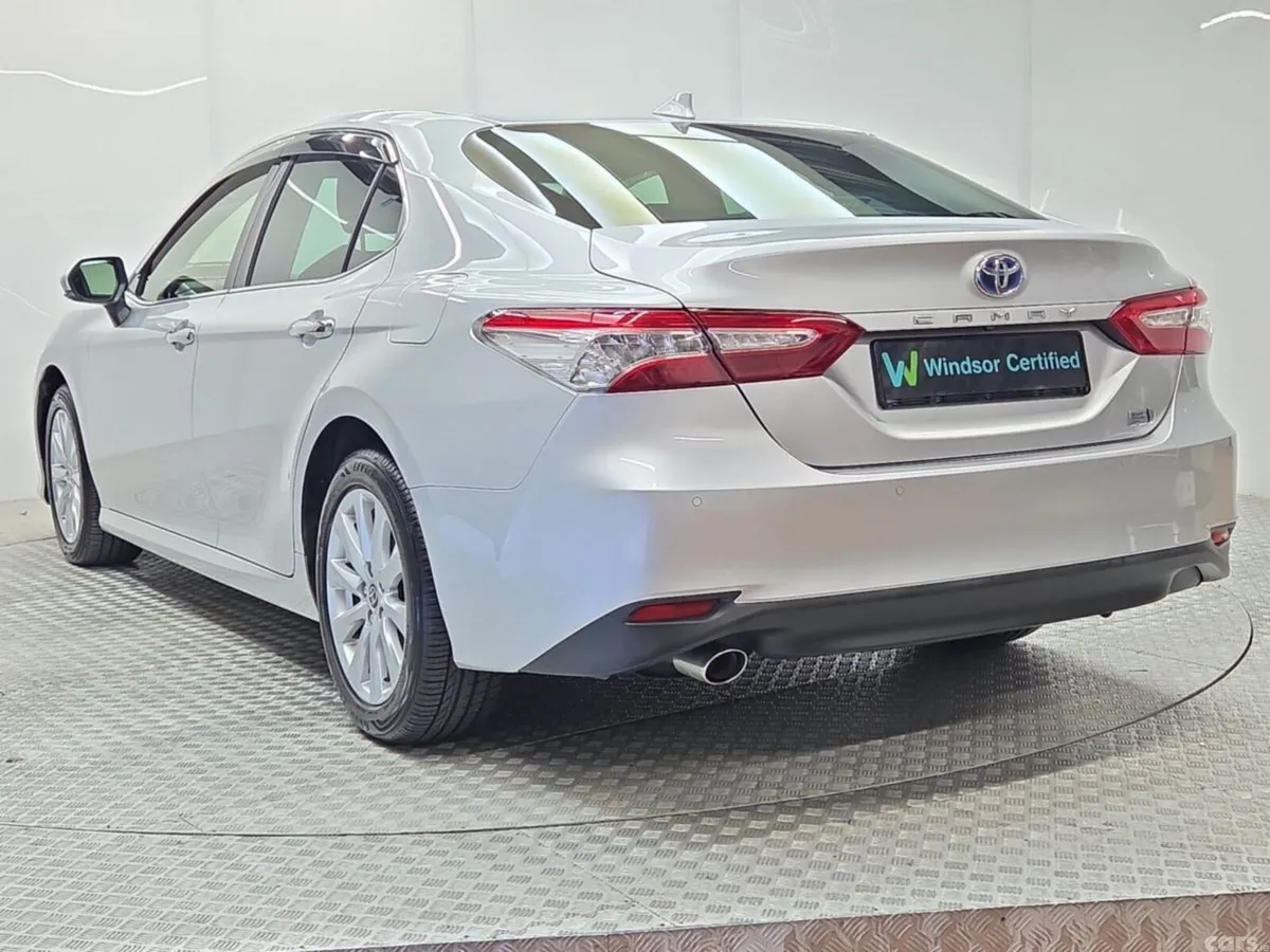 Toyota Camry Saloon, Petrol Hybrid, 2021, Silver