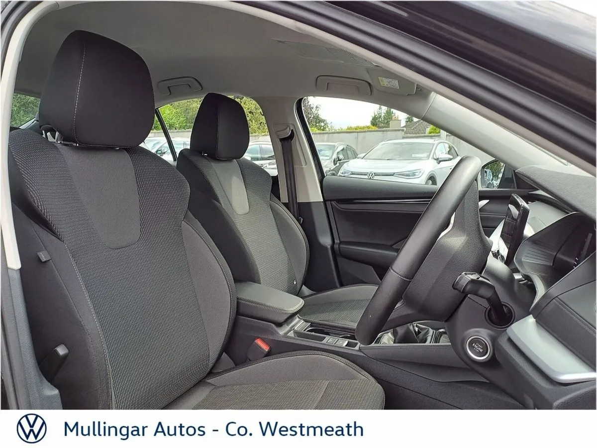 Skoda Octavia Saloon, Diesel, 2024, Black