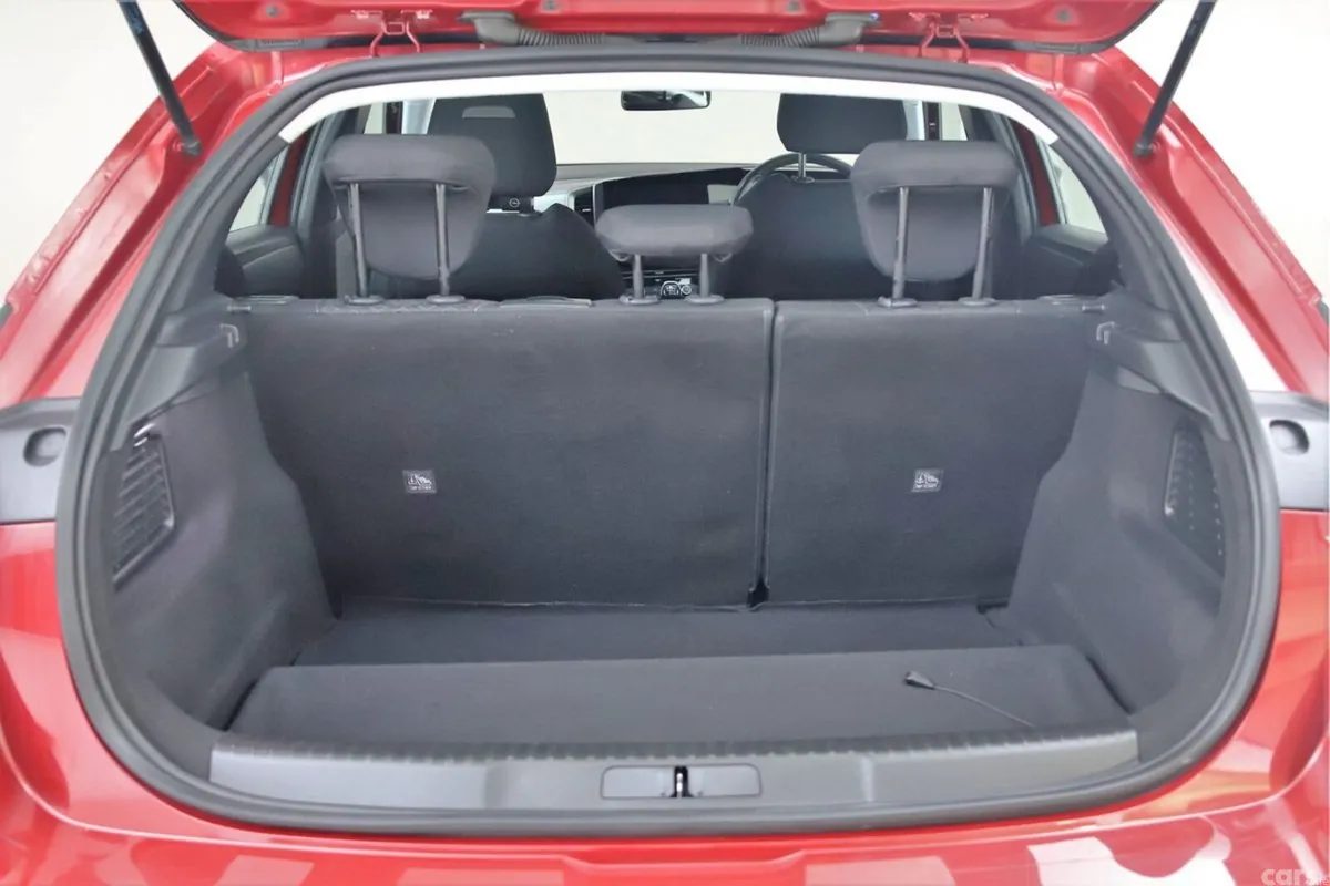 Opel Mokka SUV, Diesel, 2022, Red