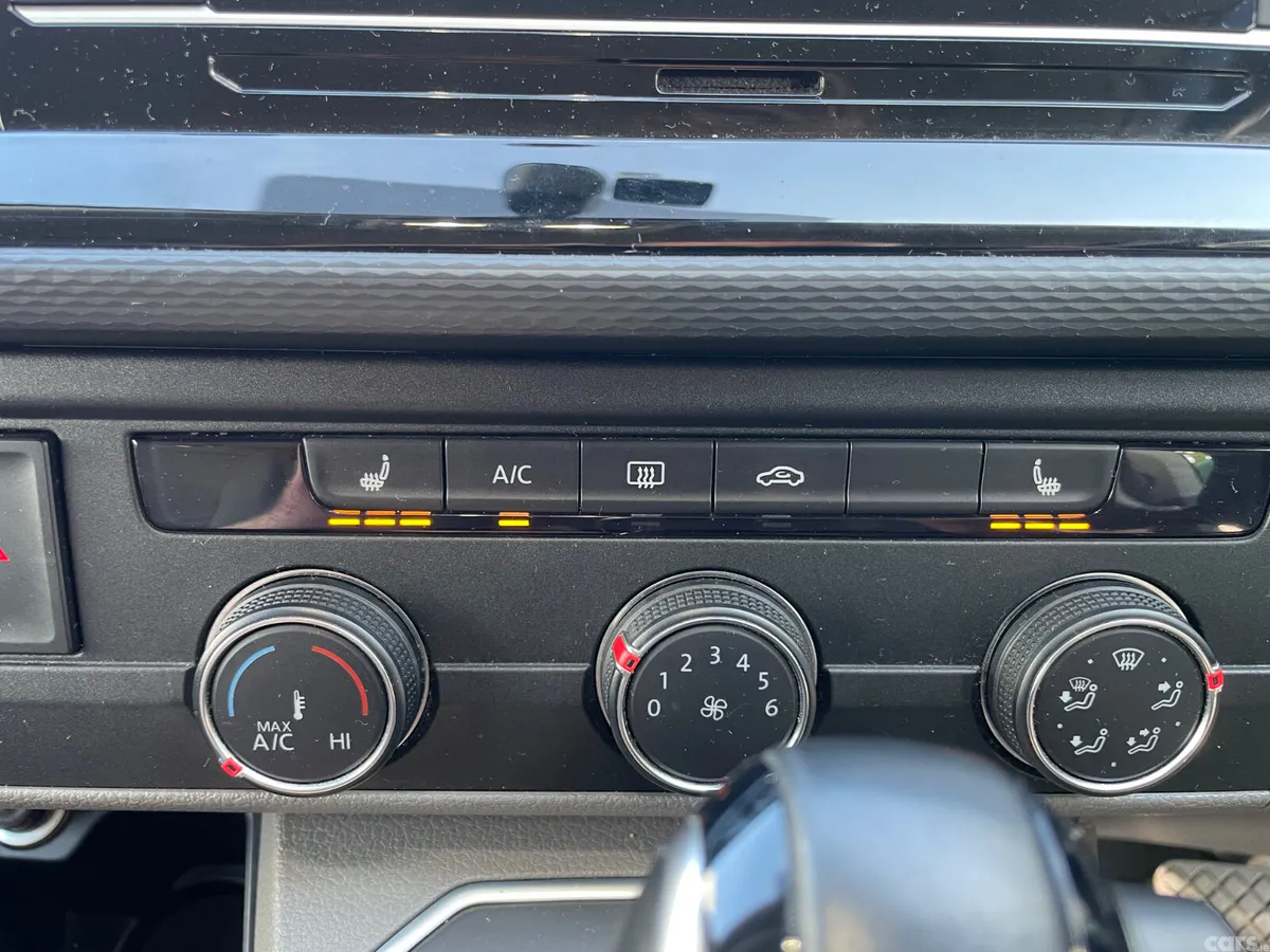 Volkswagen California Motor Caravan, Diesel, 2022, Green