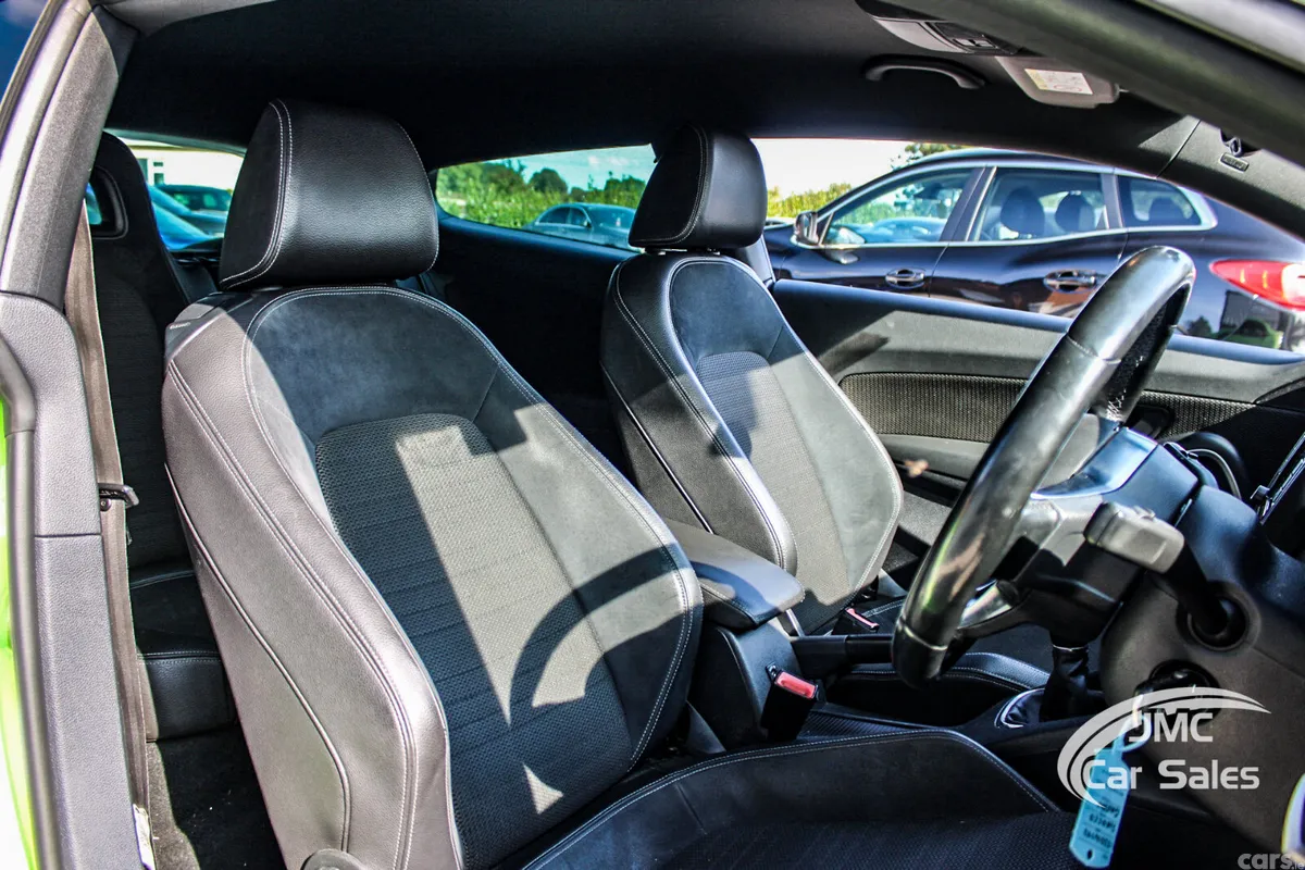 Volkswagen Scirocco Coupe, Diesel, 2015, Green
