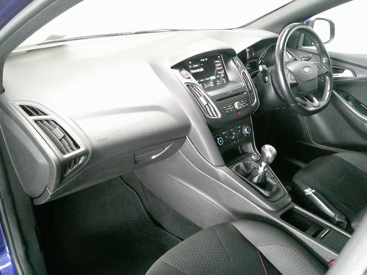 Ford Focus Hatchback, Diesel, 2018, Blue