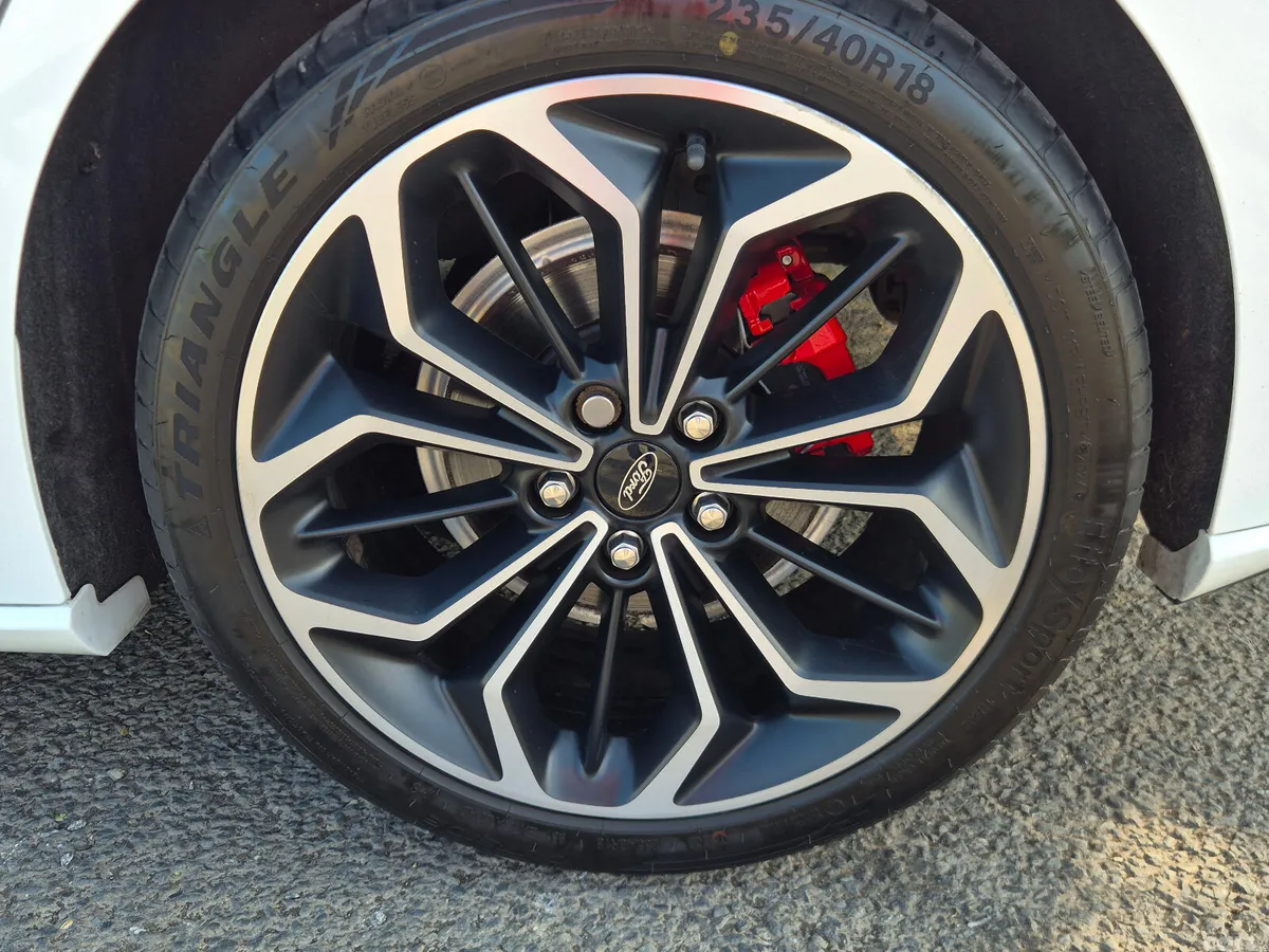 Ford Focus Hatchback, Diesel, 2019, White