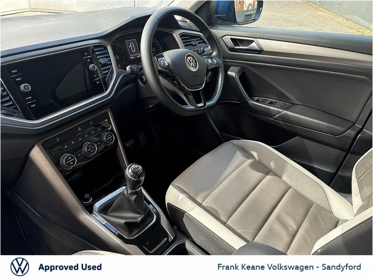 Volkswagen T-Roc SUV, Petrol, 2022, Blue