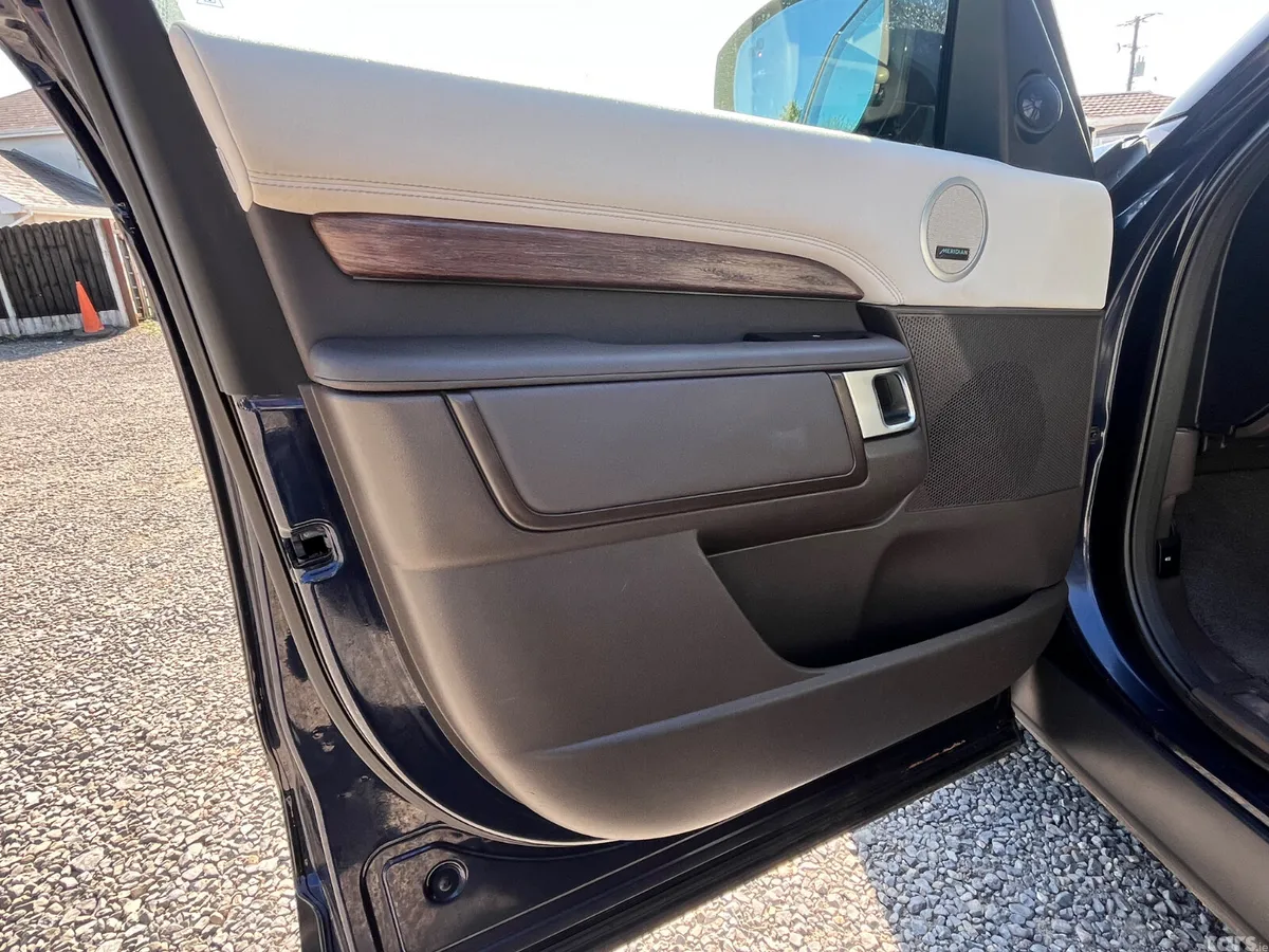 Land Rover Discovery SUV, Diesel, 2019, Blue