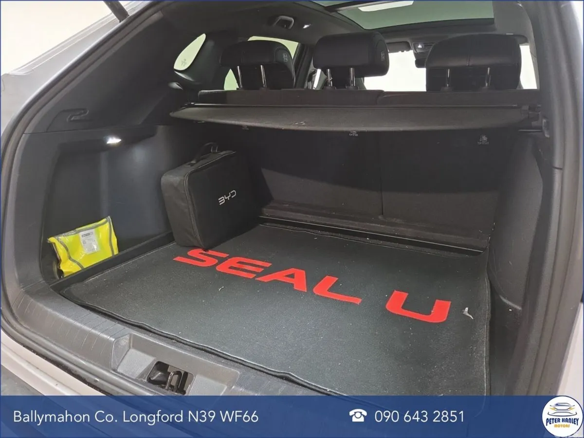 BYD SEAL U Hatchback, Petrol Plug-in Hybrid, 2025, White