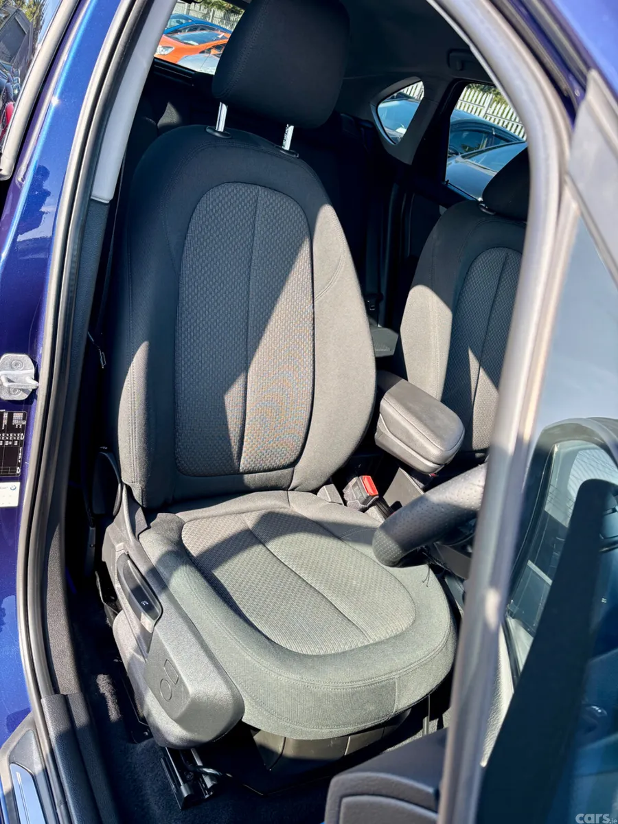 BMW 2-Series Hatchback, Diesel, 2018, Blue