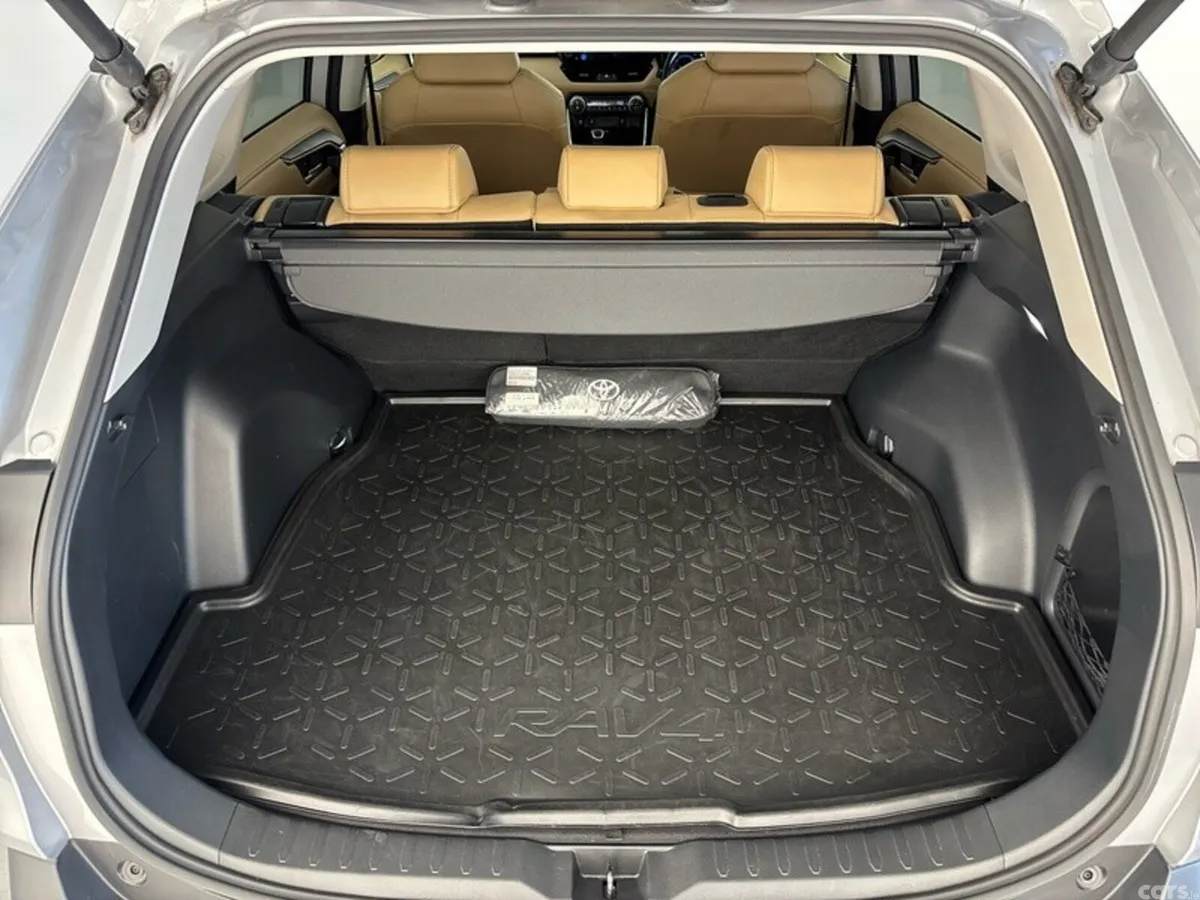 Toyota RAV4 SUV, Petrol Hybrid, 2024, Grey