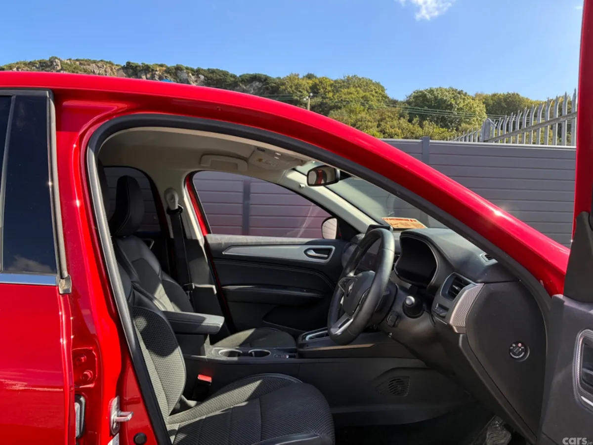 Renault Arkana Coupe, Petrol Hybrid, 2023, Red