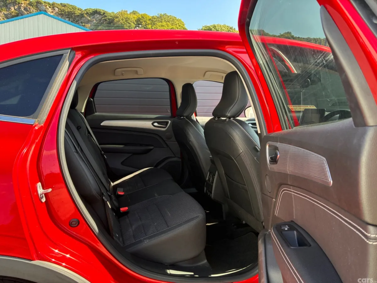 Renault Arkana Coupe, Petrol Hybrid, 2023, Red