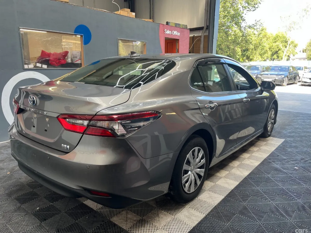 Toyota Camry Saloon, Petrol, 2023, Grey