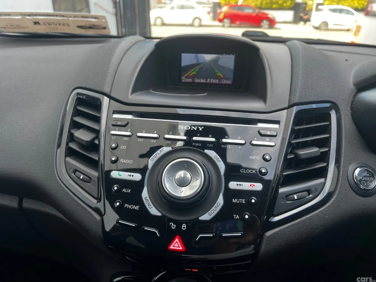 Ford Fiesta Hatchback, Petrol, 2014, Red
