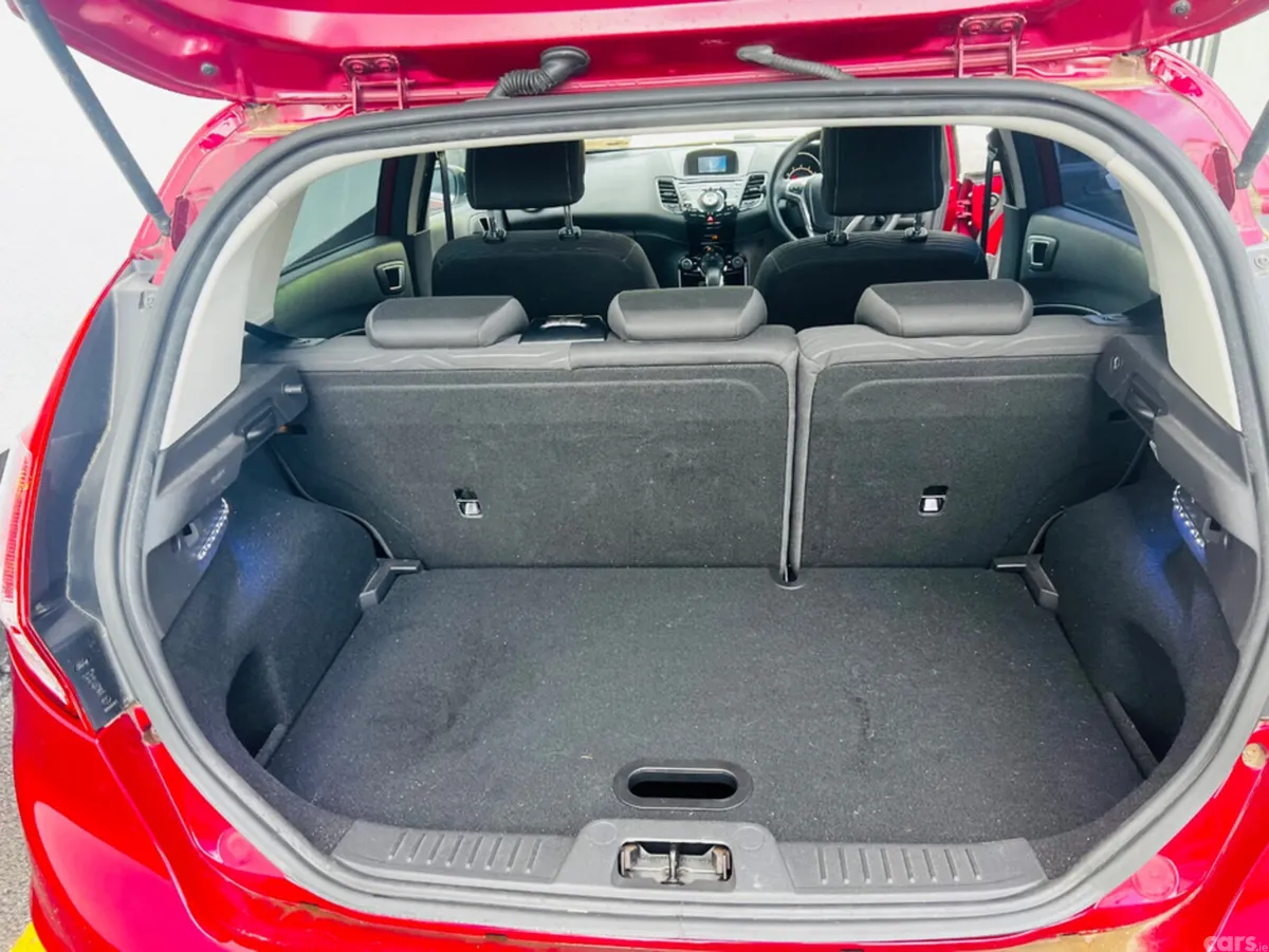Ford Fiesta Hatchback, Petrol, 2014, Red