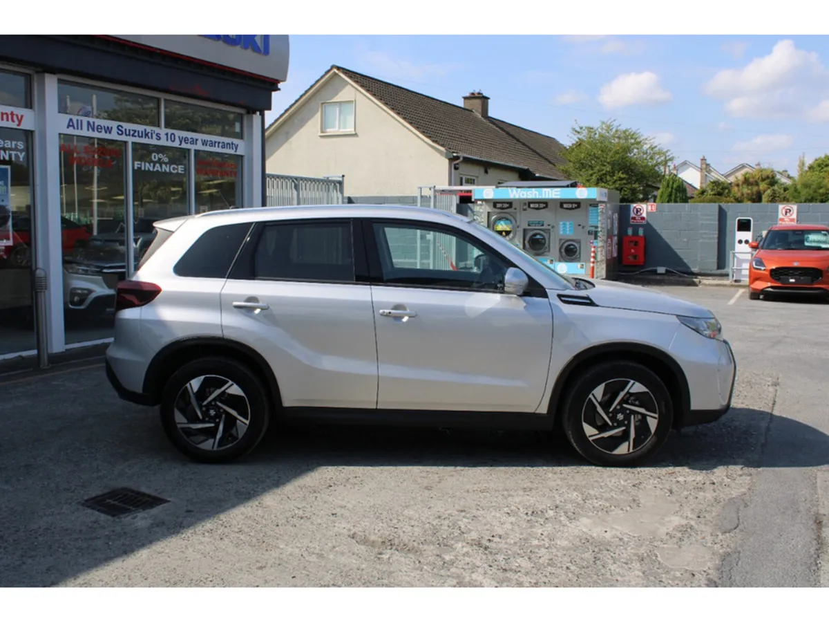 Suzuki Vitara SUV, Petrol Hybrid, 2027, Silver