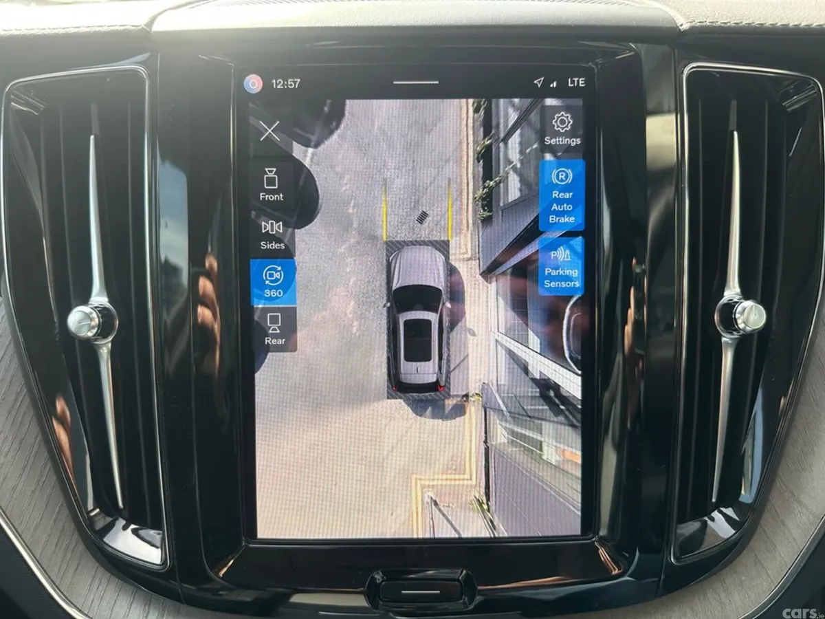 Volvo XC60 Estate, Petrol Plug-in Hybrid, 2025, Silver