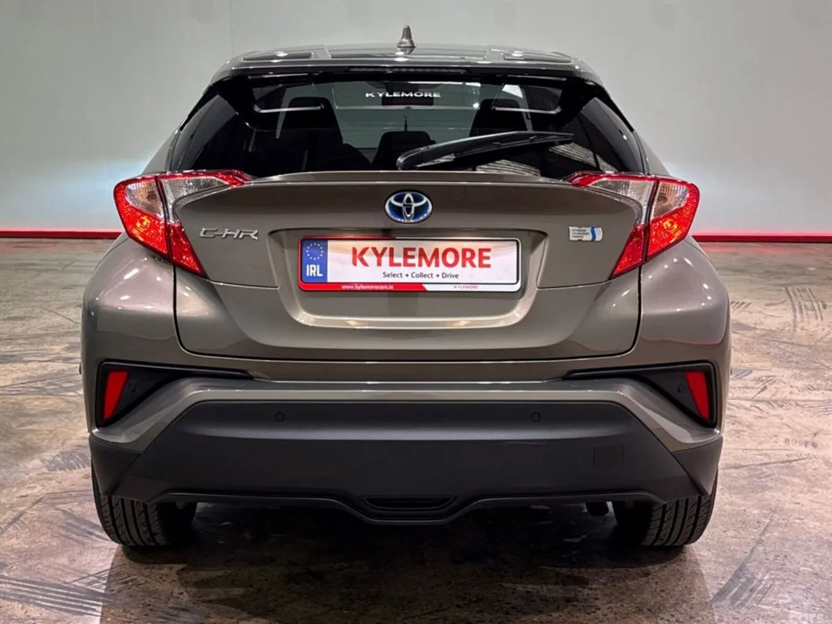 Toyota C-HR SUV, Petrol Hybrid, 2022, Green